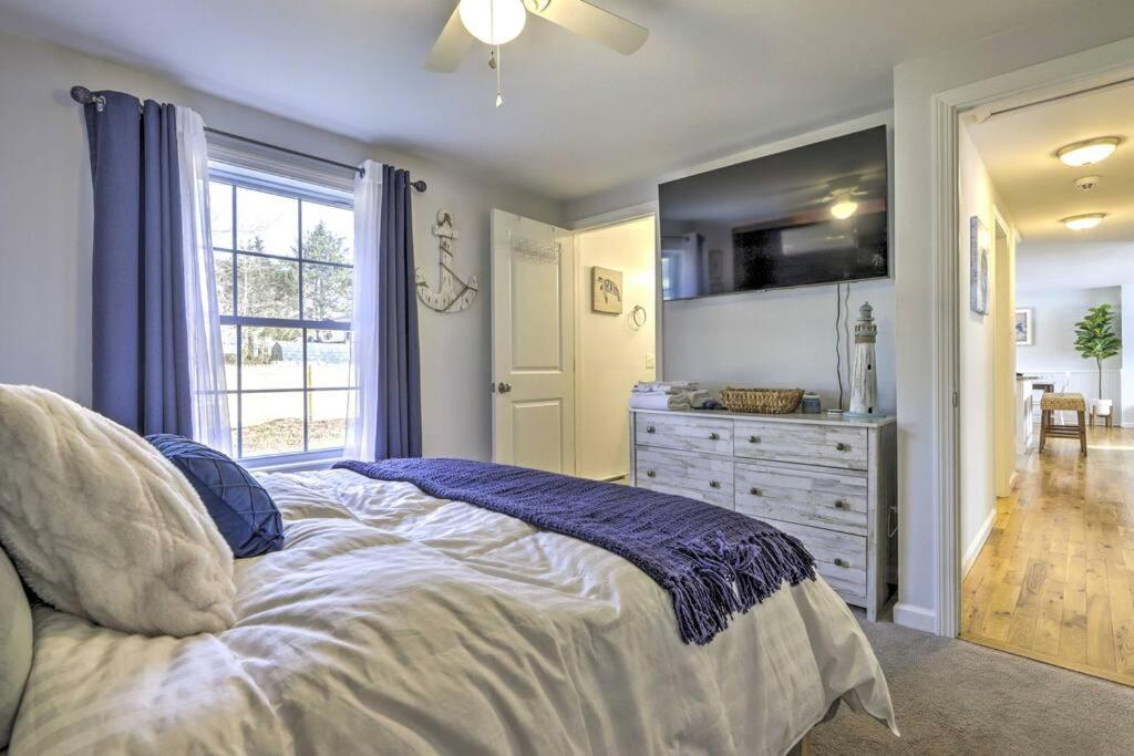 New! Updated Mystic Home W/ Sauna, Hot Tub & Deck Экстерьер фото