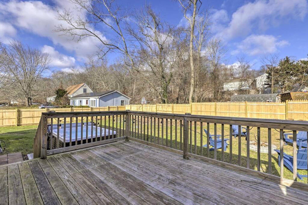New! Updated Mystic Home W/ Sauna, Hot Tub & Deck Экстерьер фото